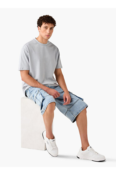 FAV Relaxed Fit Crew Neck T-shirt