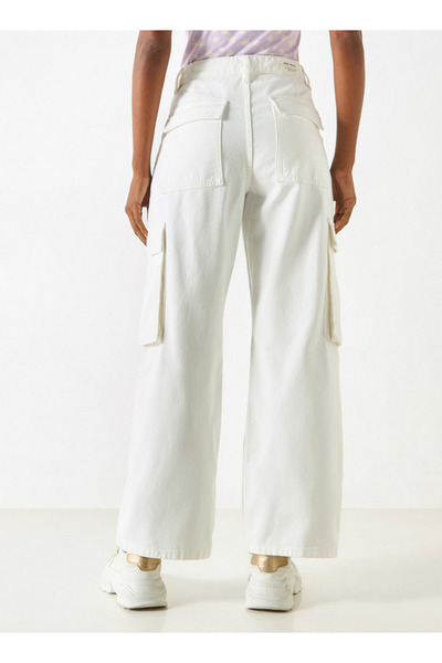 FAV Wide Leg Cargo Jeans with Pockets