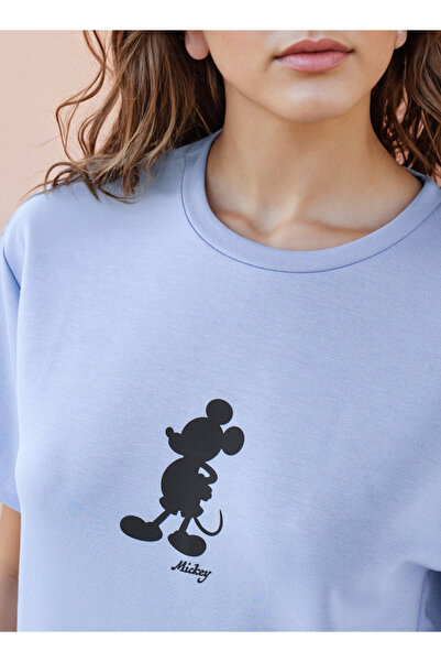 SP Characters تي شيرت برقبة دائرية وطبعة ميكي ماوس