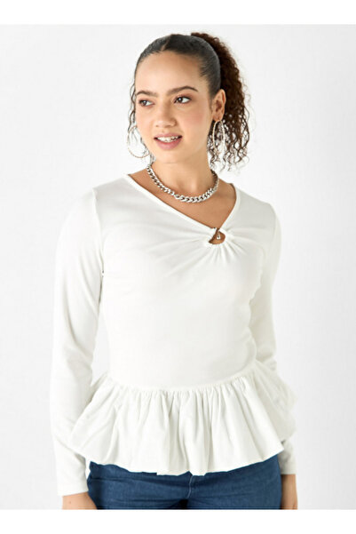 FAV بلوزة بيبلوم بلمسة معدنية وأكمام طويلة