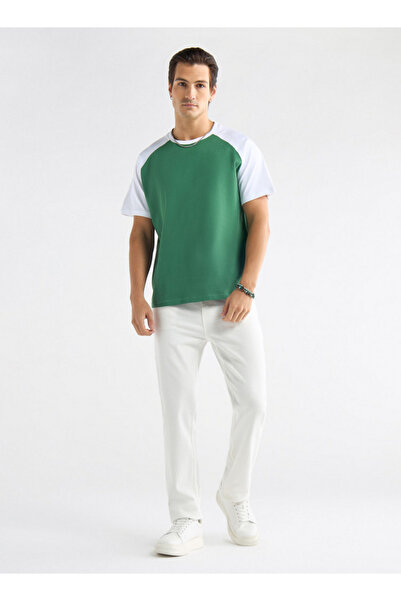 FAV Colourblock T-shirt with Crew Neck and Raglan Sleeves