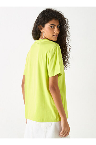 SP Characters تي شيرت مطرز بشخصية جارفيلد مع رقبة دائرية وأكمام قصيرة