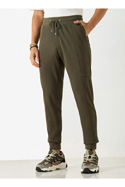 Iconic Solid Slim Fit Joggers with Drawstring Closure and Pockets