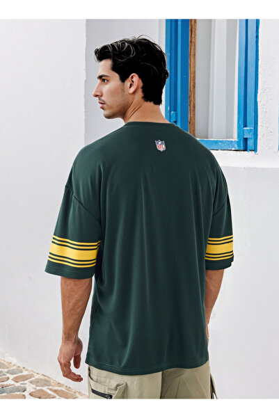 SP Characters Packers Print V-neck T-shirt with Short Sleeves