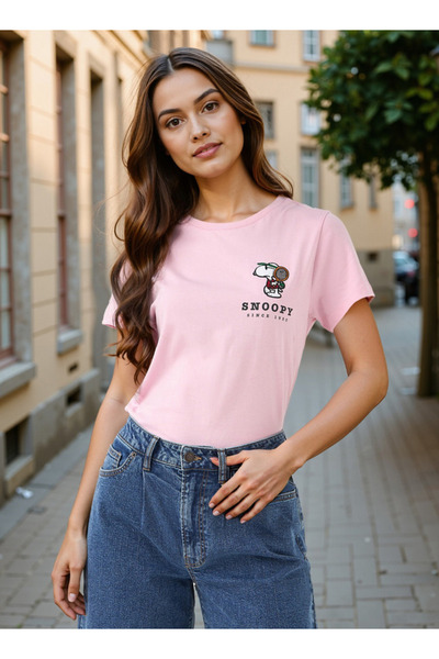 SP Characters Snoopy Dog Embroidered T-shirt