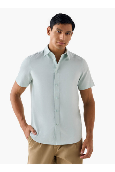 FAV Regular Fit Collared Oxford Shirt