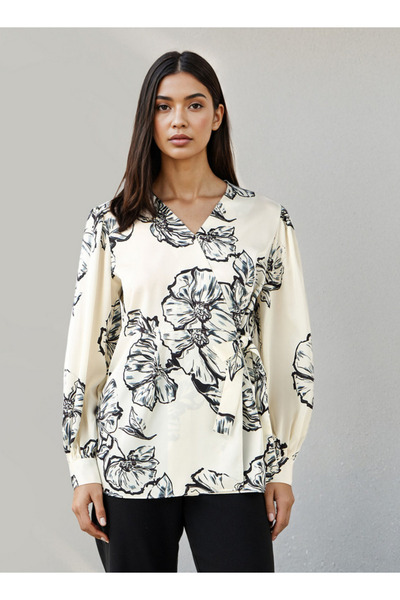 Iconic Relaxed Fit Floral Print Wrap Top