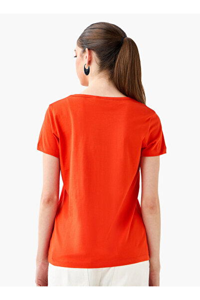 SP Characters T-shirt with Peanuts UAE National Day Print Cotton