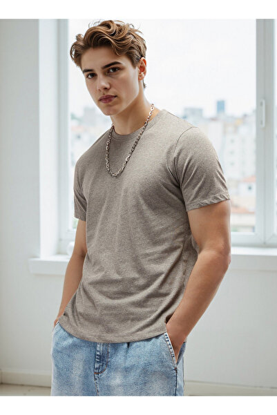 FAV Plain Regular Fit T-shirt with Crew Neck and Short Sleeves