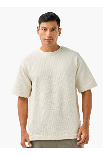 Iconic تي شيرت منقوش بنقشة الوافل مع رقبة دائرية وأكمام قصيرة