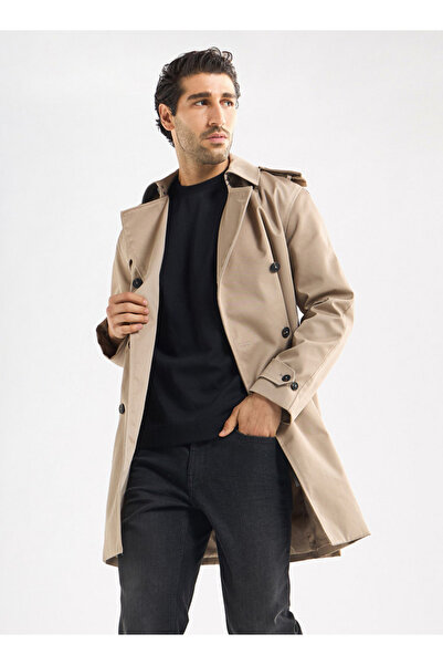 FAV معطف ترنش بتفاصيل حزام مع جيوب وياقة مدببة