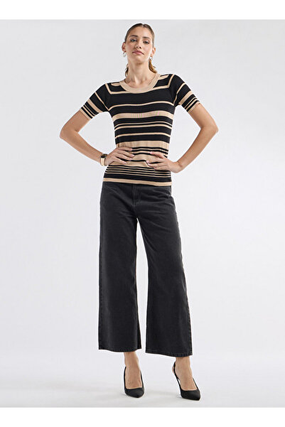 FAV Striped Round Neck T-shirt With Short Sleeves