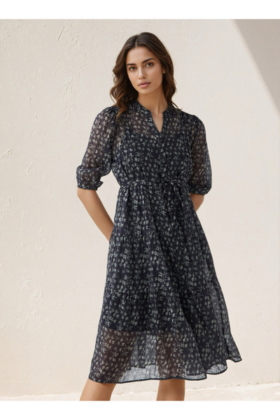 FAV فستان نسائي متوسط الطول بطبعة زهور مع تفاصيل ثنيات من الفيسكوز