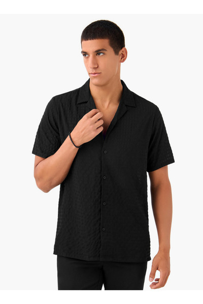 FAV قميص دوبي بقصّة عادية وياقة معسكر وأكمام قصيرة