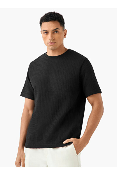 Iconic Men's Regular Fit Crew Neck Short Sleeves Textured T-shirt