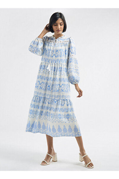 FAV فستان متعدد الطبقات بطباعة كاملة مع ياقة مكشكشة وربطات