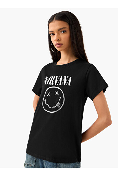 SP Characters تي شيرت نيرفانا مطبوع برقبة دائرية وأكمام قصيرة