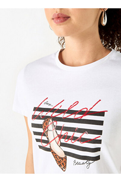 FAV Slogan Print Crew Neck T-shirt with Short Sleeves