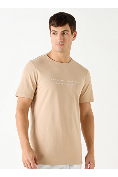 Iconic تي شيرت بطبعة شعار ورقبة دائرية وأكمام قصيرة