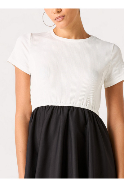 FAV Colourblock A-line dress with Round Neck
