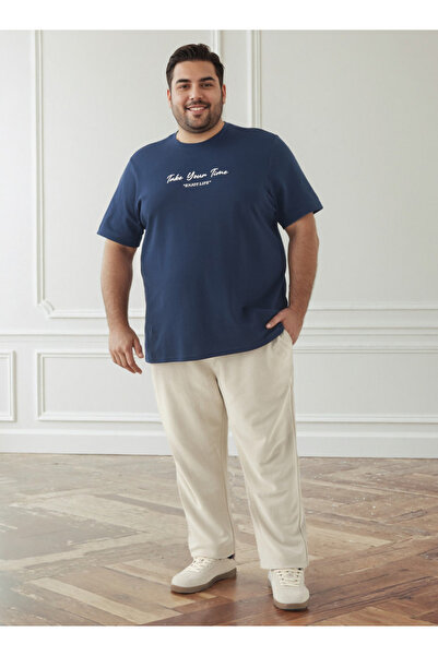 FAV Men Regular Fit Crew Neck Short Sleeves Slogan Print T-shirt