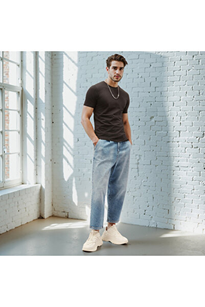 FAV Slim Fit T-shirt with Crew Neck and Short Sleeves
