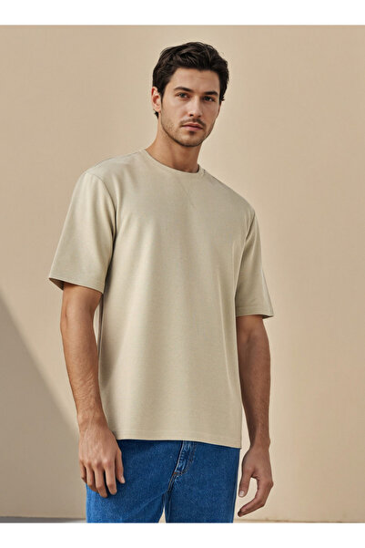 FAV تي شيرت مريح ومحكم