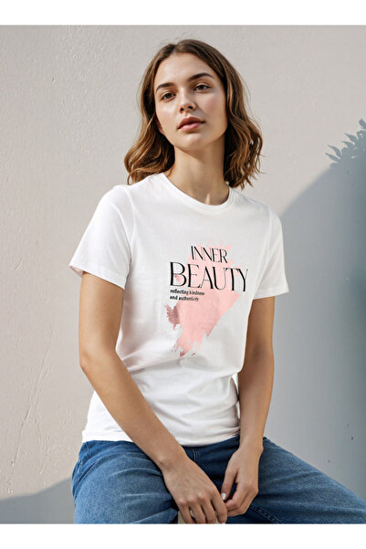 FAV تي شيرت بقصّة عادية وطبعة جرافيكية