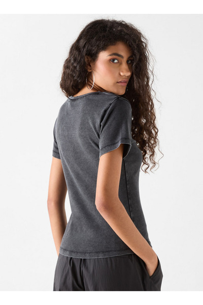 SP Characters The Met Graphic Print Crew Neck T-shirt with Short Sleeves