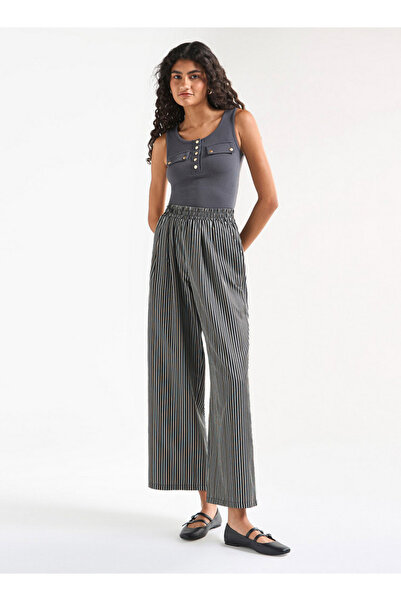 FAV Ribbed Tank Top with Round Neck and Flap Detail