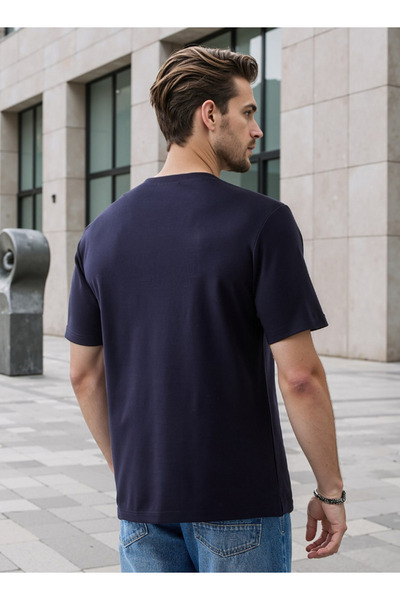 Emperor Print T-shirt with Crew Neck