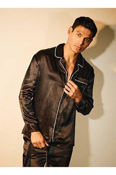 Iconic قميص صالة عادي بقصّة عادية مع ياقة وأكمام طويلة