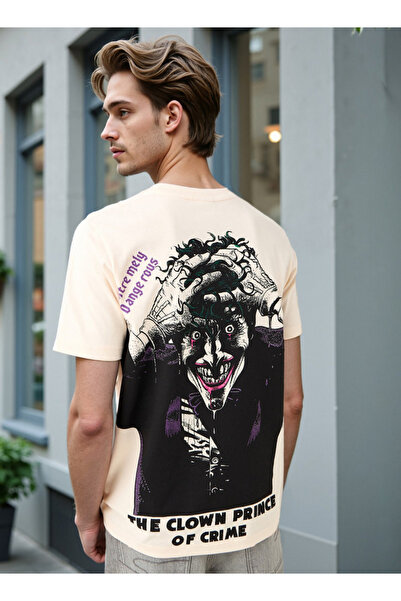 FAV تي شيرت بياقة دائرية وطبعة الجوكر