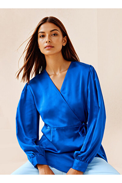 Iconic Relaxed Fit V-Neck Wrap Top