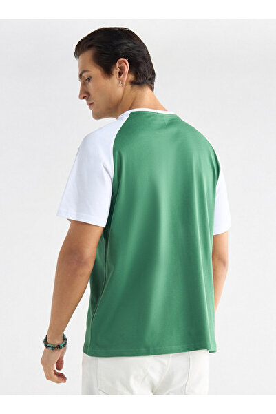 FAV Colourblock T-shirt with Crew Neck and Raglan Sleeves