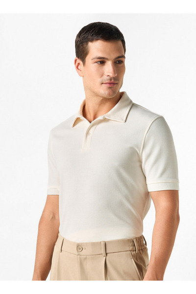 FAV تي شيرت بولو بأكمام قصيرة