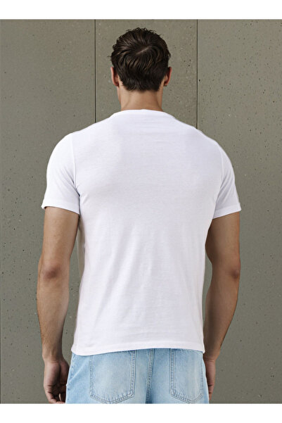 FAV Slim Fit T-shirt with V-neck and Short Sleeves