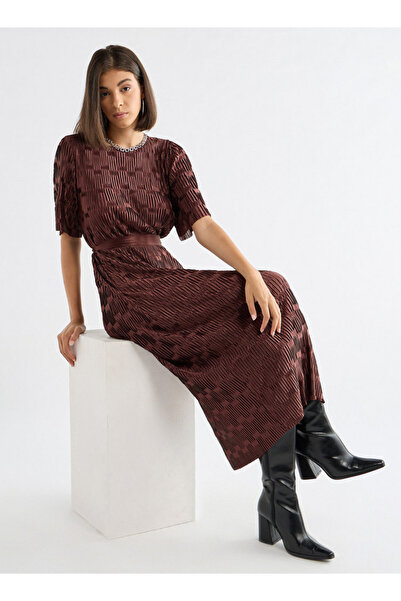 FAV Textured Round Neck Dress with Short Sleeves and Tie-Up Belt