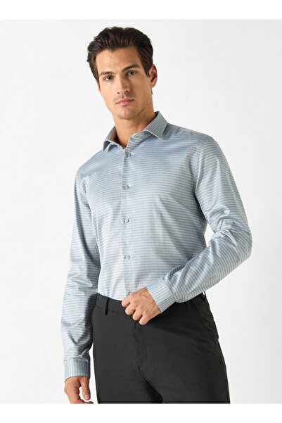 FAV قميص منقوش بقصّة عادية وأكمام طويلة وأزرار للإغلاق