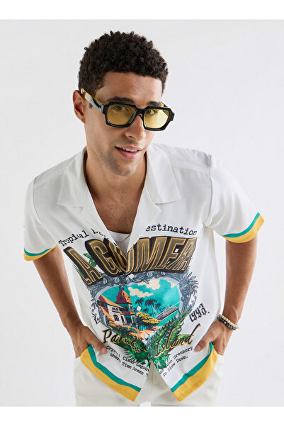 FAV All-over Graphic Print Shirt With Camp Collar And Short Sleeves