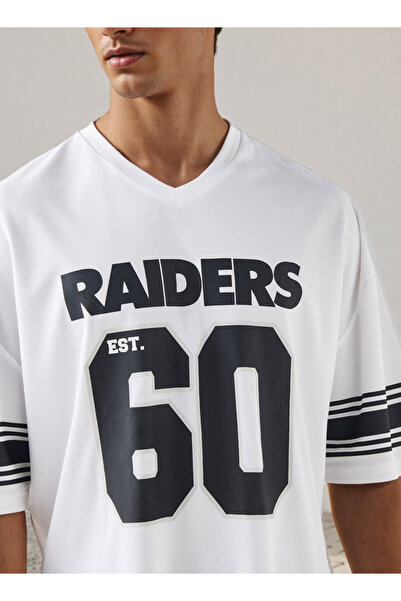SP Characters Raiders Print V-neck T-shirt with Short Sleeves