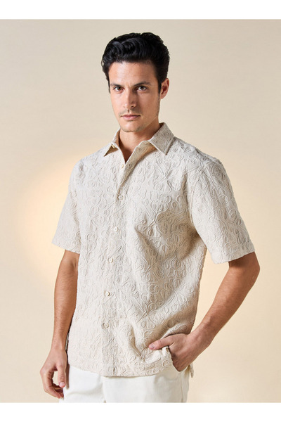 Iconic Embroidered Shirt with Short Sleeves and Button Closure