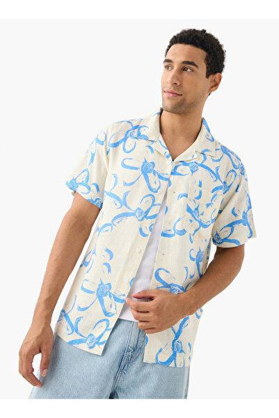 Lee Cooper قميص بياقة معسكر مطبوعة بالكامل وأكمام قصيرة