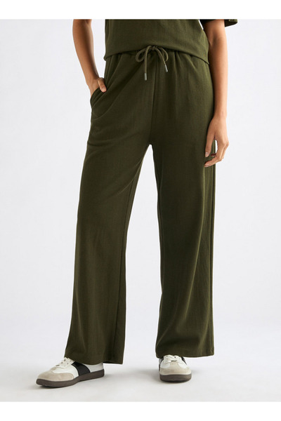 FAV Embroidered Crew Neck T-shirt and Pants Set