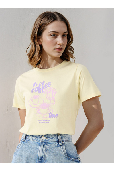 FAV Graphic Print T-shirt