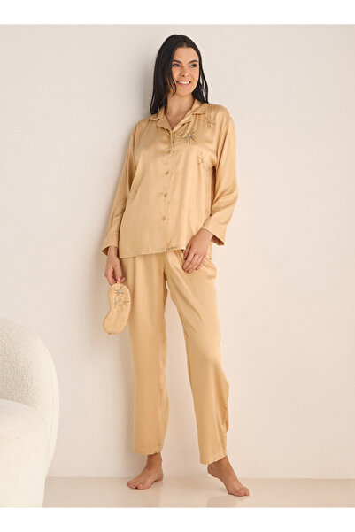 FAV طقم بيجامة ساتان مزخرف