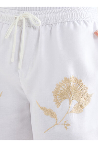FAV Embroidered Shorts With Drawstring Closure And Pockets