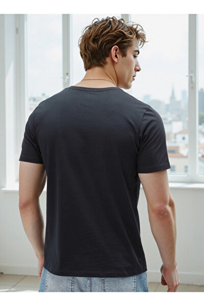 FAV Plain Slim Fit T-shirt with V-neck and Short Sleeves