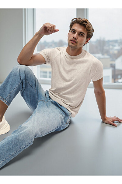 FAV Regular Fit Crew Neck T-shirt with Short Sleeves