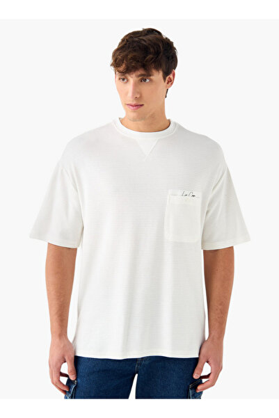 Lee Cooper تي شيرت مخطط كبير الحجم بأكمام قصيرة وجيب